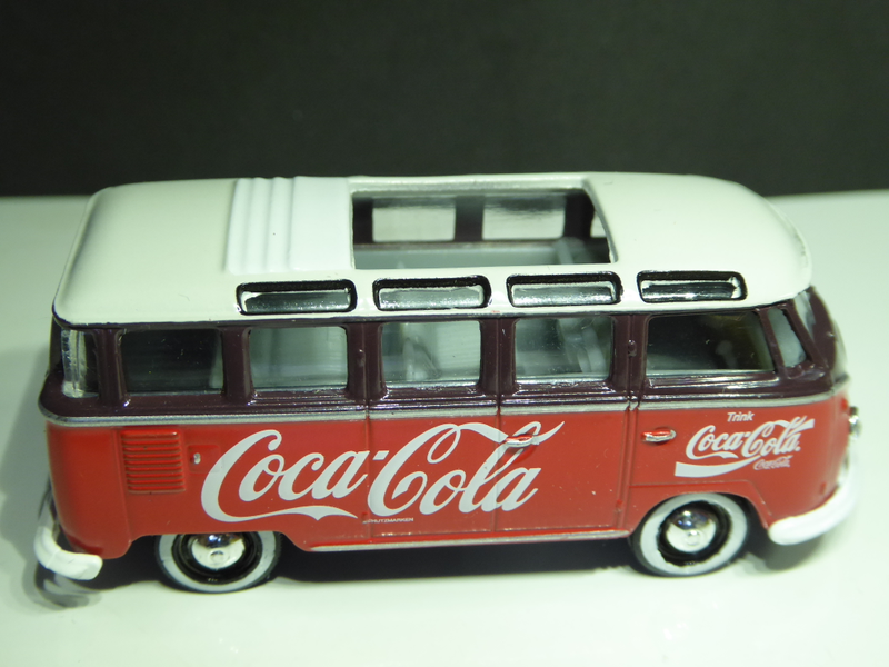 Illustration for article titled Hot Sixty 4th: Coca Cola Collection 1